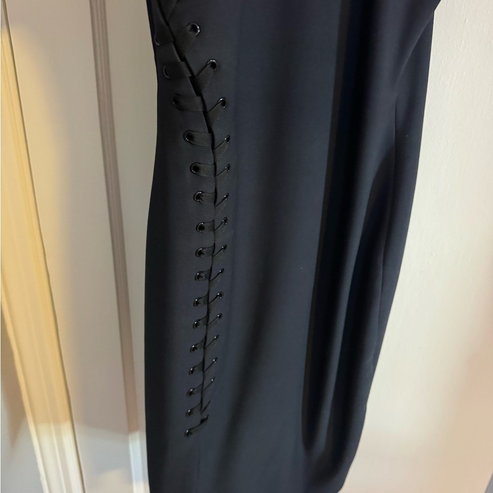 Vintage fitted Elizabeth and James dress with knot detail.